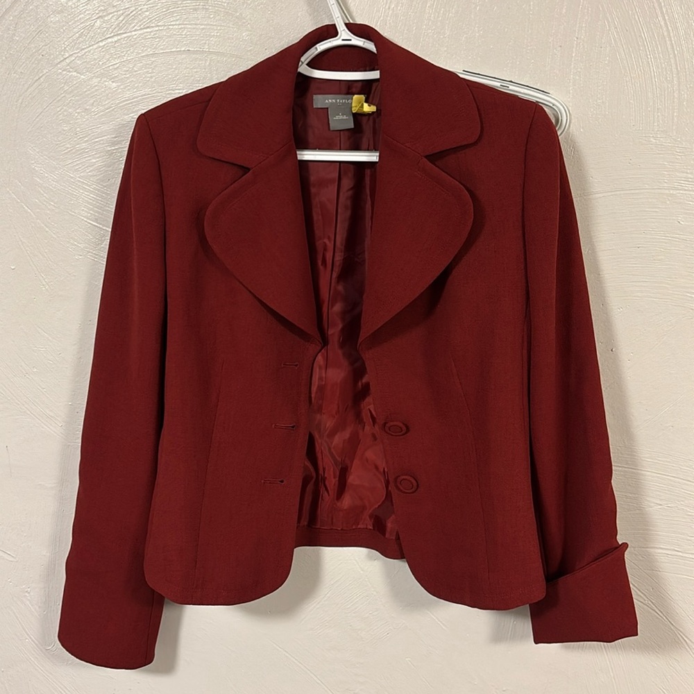 Ann Taylor size six women’s short res business jacket